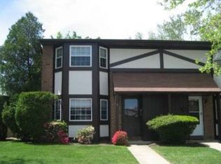 5 Raintree Ct, Deer Park, NY 11729