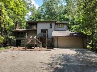 402 Prater Cove Rd, Franklin, NC 28734