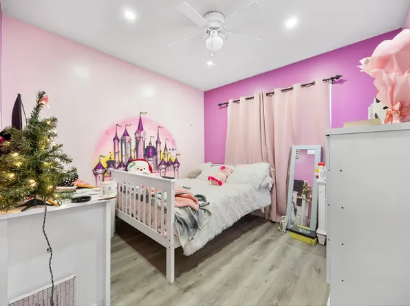 32-30 Anchor Drive image 11 of 33