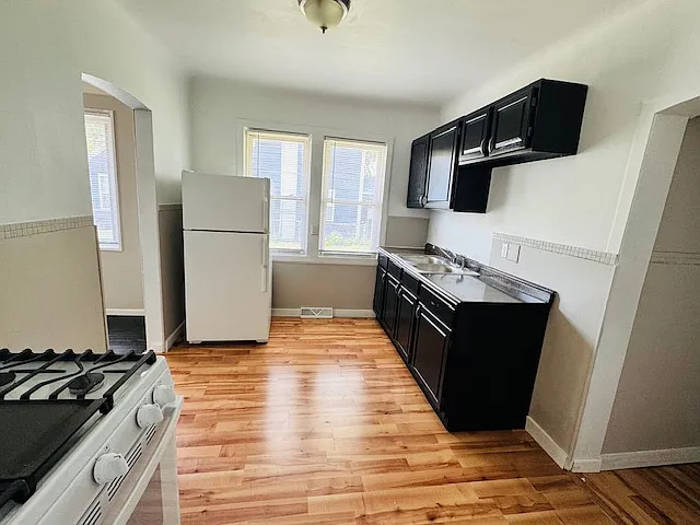 8249 Packard Ave — Photo 9