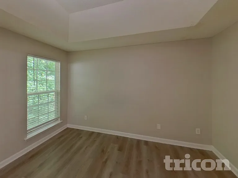 5741 Amerson Ln — Photo 8