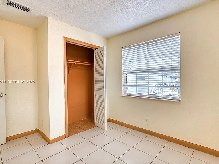 129 SE 4th Ave #1 — Photo 11