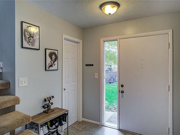 3rd image of 26526 Sussex Dr