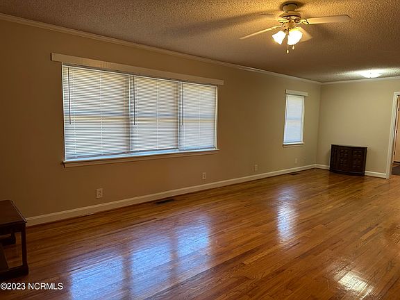5th image of 142 E Randolph Street