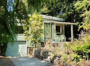 950 Dunn Ave, Saanich, BC V8X 2Z4