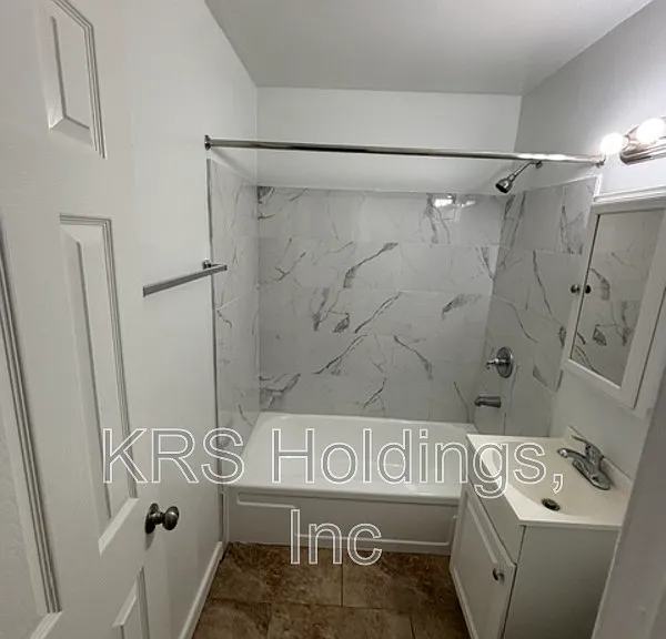 The Carlisle Apartments — Photo 14