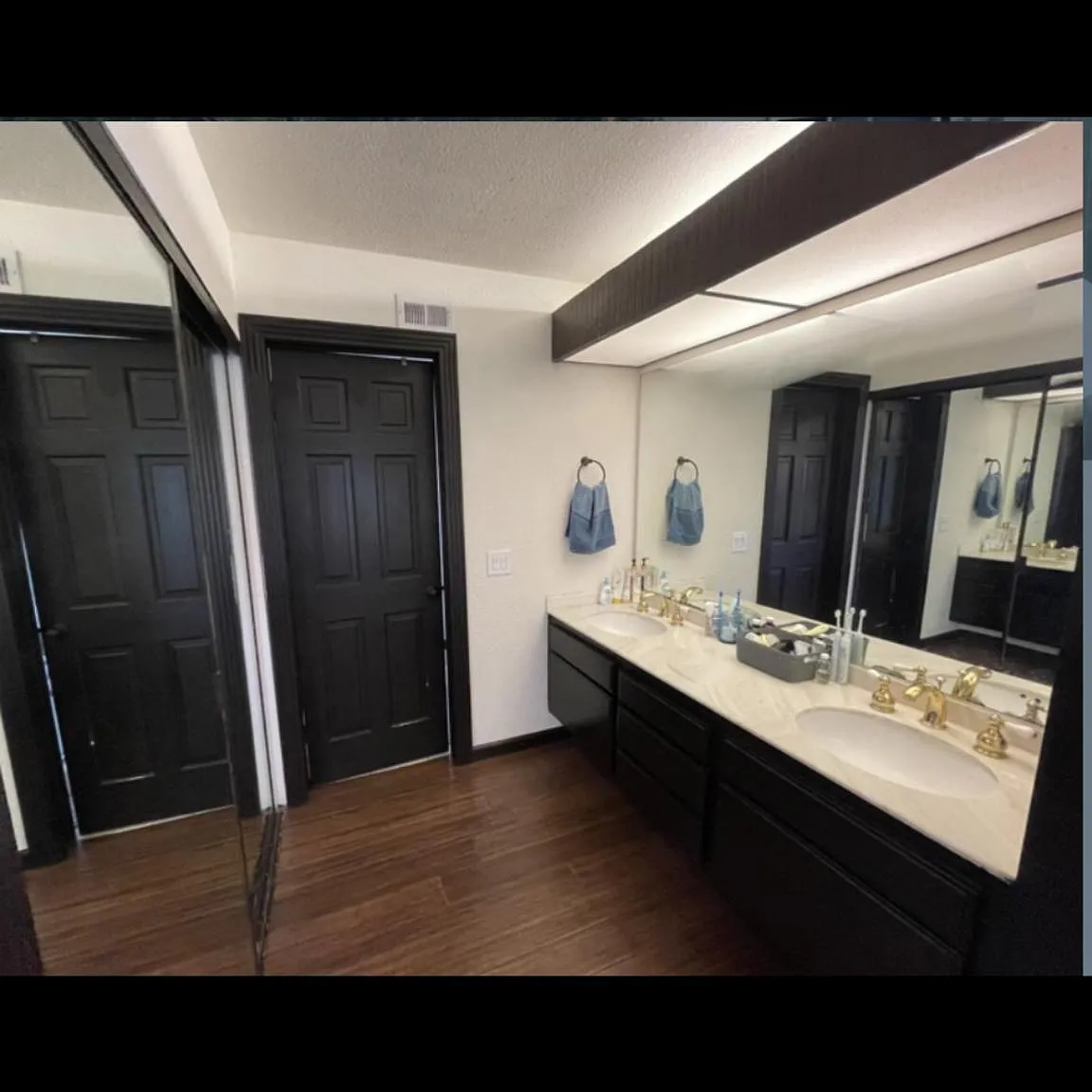 12802 Woodley Ave — Photo 4