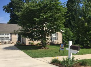 3603 Throughbrook Ct, Greensboro, NC 27405