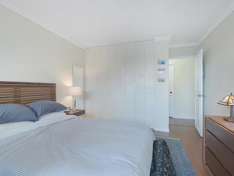 1555 N Sandburg Ter #201 — Photo 15