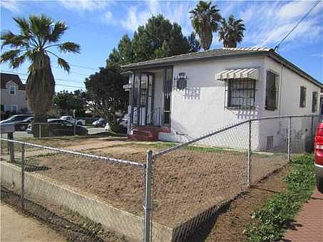 1st image of 405 E 3rd St
