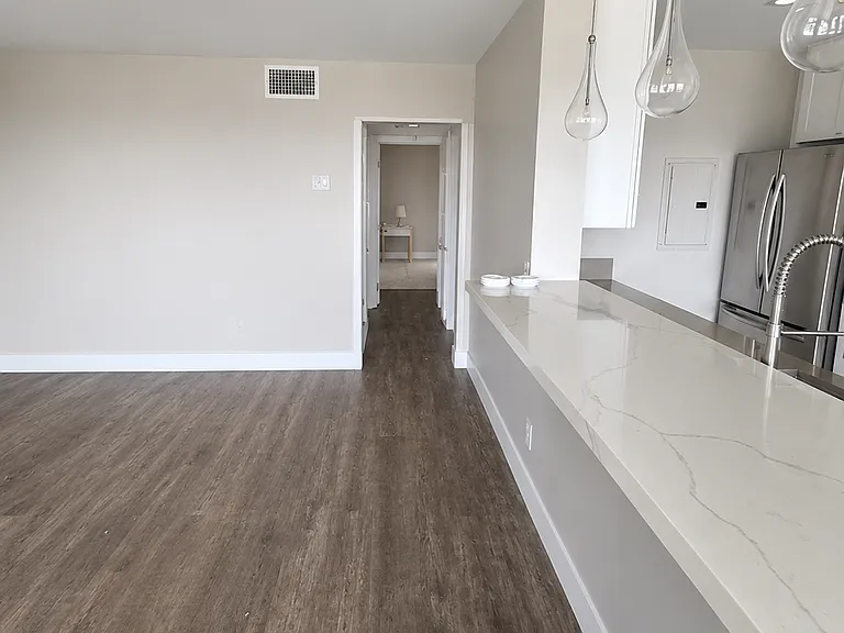 694 N Coast Hwy #3 — Photo 2