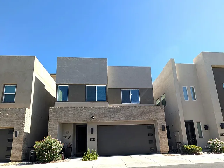 6931 E Orion Dr — Photo 2