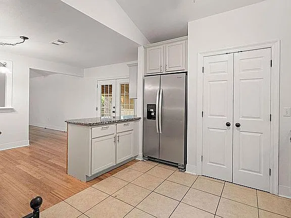 4 bed, 2703 sqft, $2,600 — Photo 2