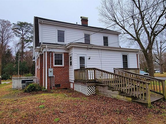 5th image of 2407 E 5th St