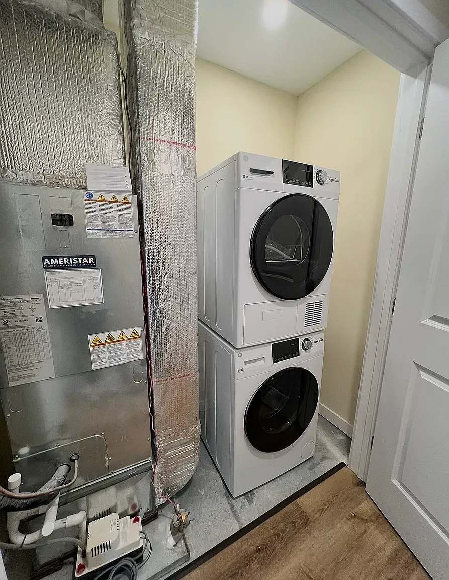 3 bed, 1100 sqft, $2,000 — Photo 1