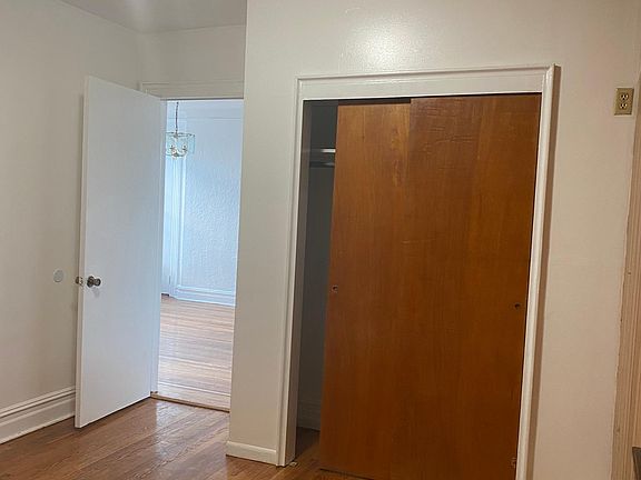 4th image of 1034 Quincy Ave Floor 2