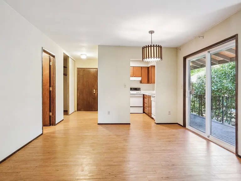 Terri 24 Apartments — Photo 32