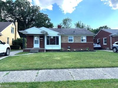 21612 Woodbridge St, Saint Clair Shores, MI, 48080