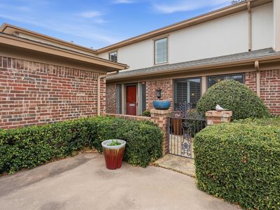 79 One Main Pl, Benbrook, TX, 76126