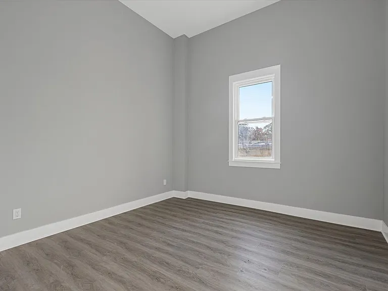 47 Beekman Ave #34 — Photo 9
