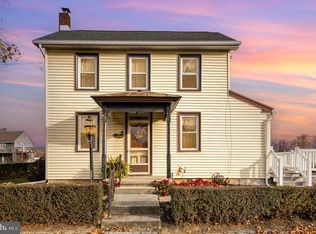 110 McQuate Dr, Kleinfeltersville, PA 17039