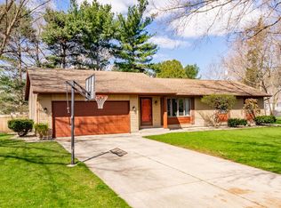 56501 Diamond Dr, Elkhart, IN 46516