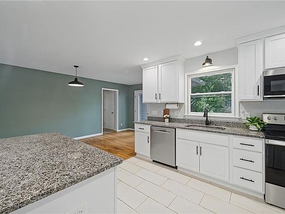 3rd image of 155 Menchville Rd