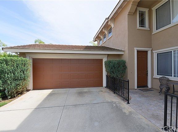 2nd image of 1424 Roadrunner Dr