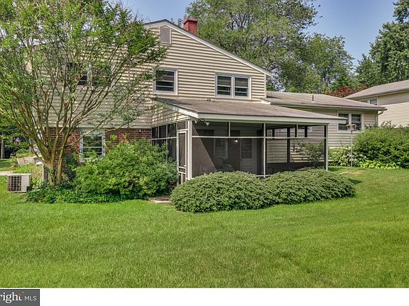 3rd image of 2211 Lido Ln