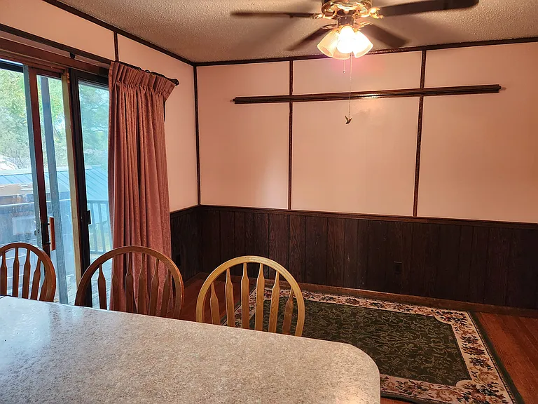 Dinning area and bar