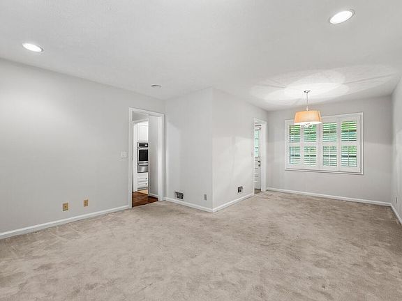 4th image of 4316 Primrose Rd