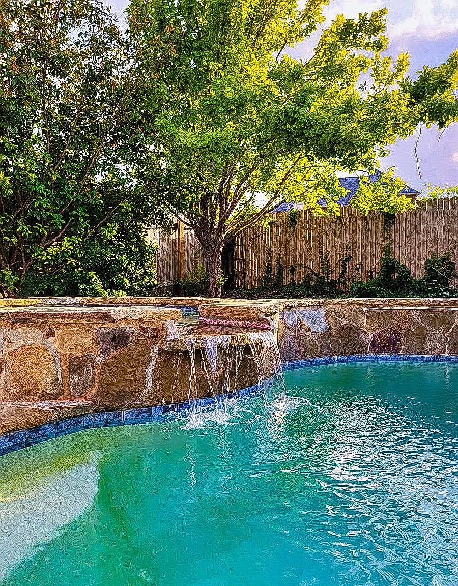 4 bed, 2.0 bath, 1722 sqft, $2,590 — Photo 3
