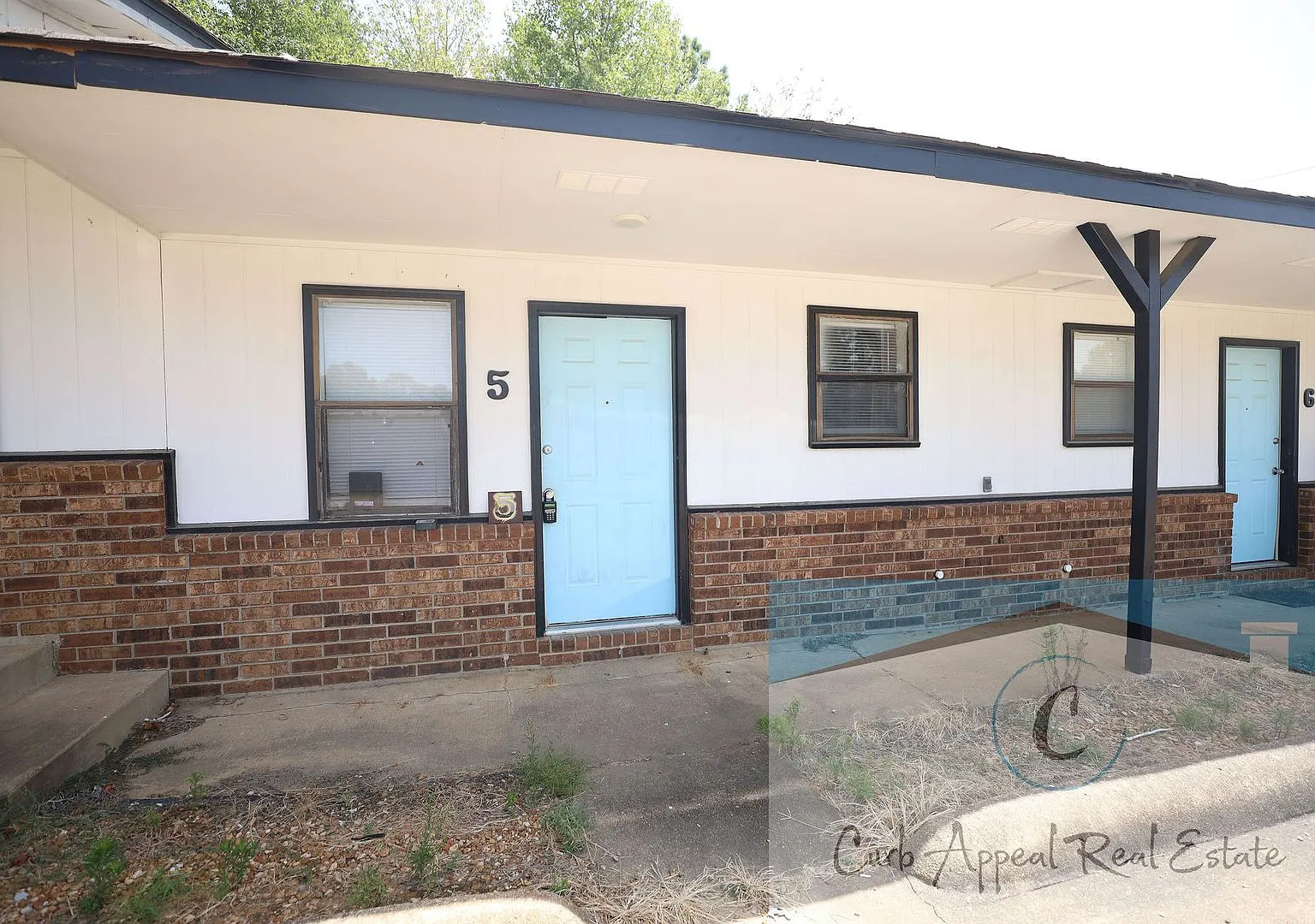 1708 Pineview — Photo 1