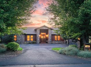 1144 Highland View Loop, Redmond, OR 97756