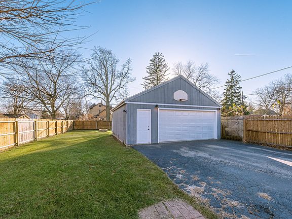 Lots of off street parking down the long driveway.