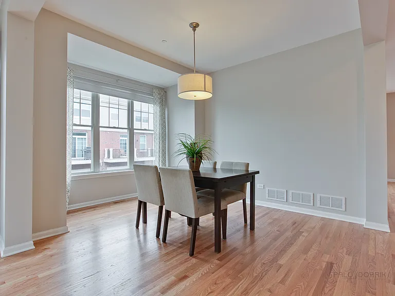 1194 Danforth Ct — Photo 8