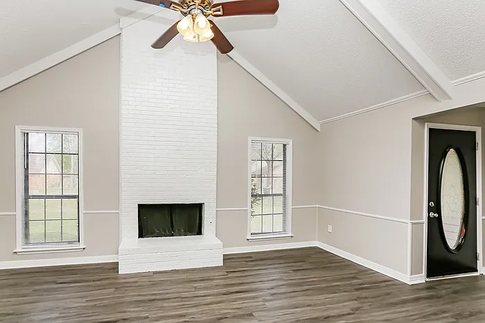 103 Hunts Ln — Photo 3