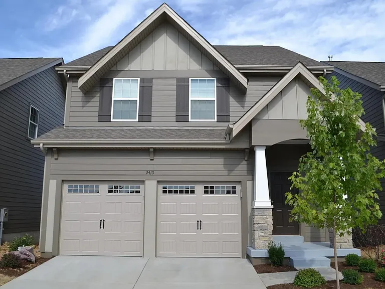 2410 Kilare Ln N — Photo 27