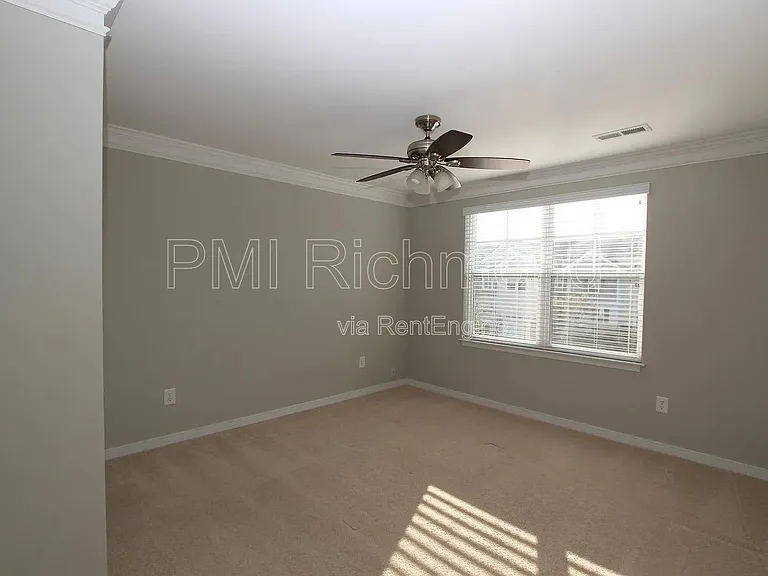 637 Abbey Village Cir — Photo 16