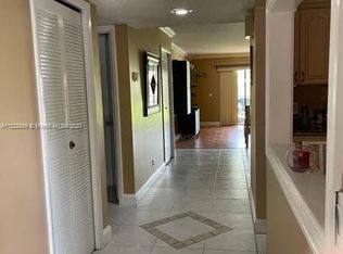 300 Racquet Club Rd APT 102, Weston, FL 33326