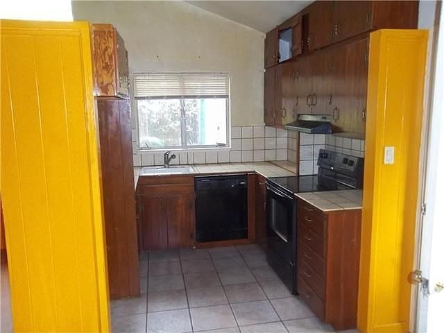 2nd image of 2839 Loyola Ave