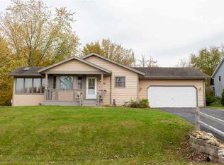 100 Deerpath Way SW, Poplar Grove, IL 61065