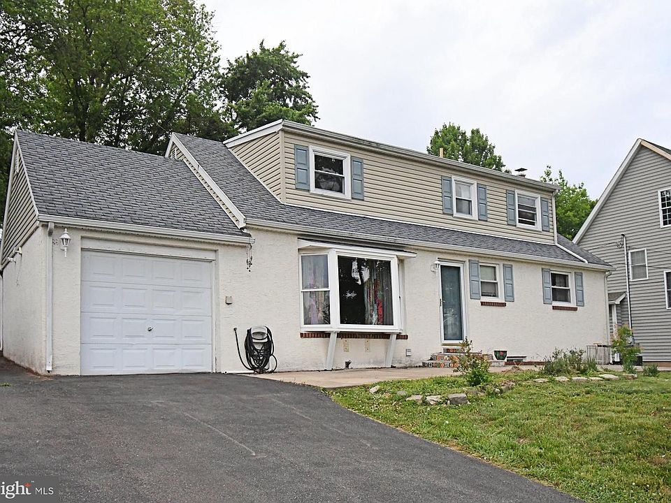 1st image of 87 Hellberg Ave