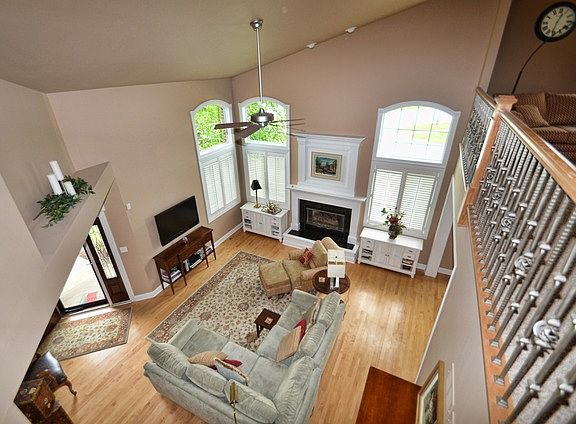 2nd image of 9257 Vesper Ln #7