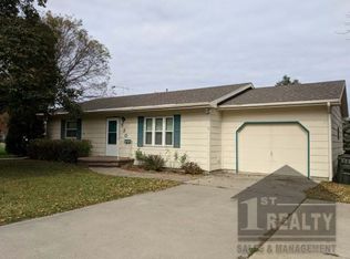 530 Fairacres Rd, Wayne, NE 68787