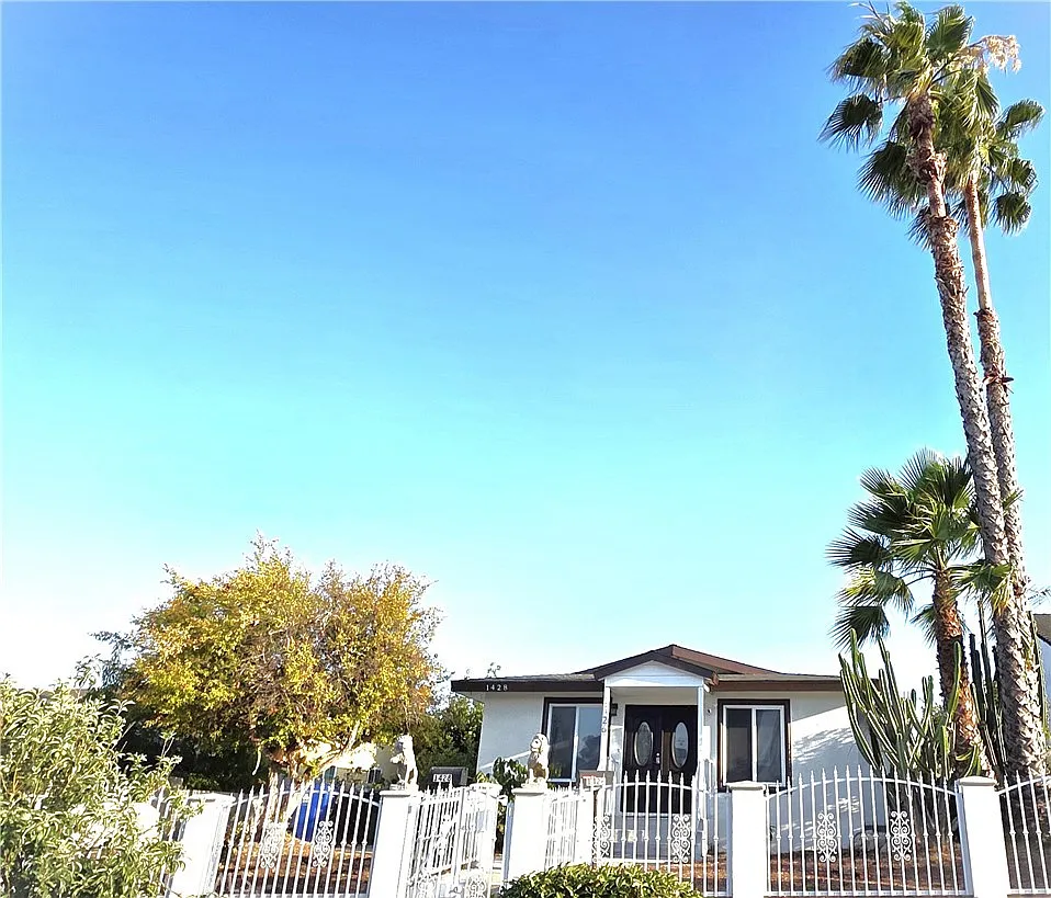 4 bed, 1380 sqft, $3,400 — Photo 1