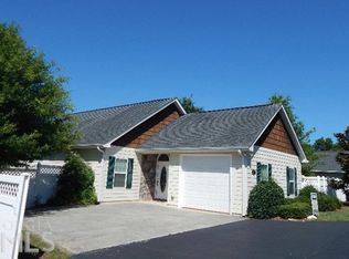 407 Long View Cir, Hiawassee, GA 30546