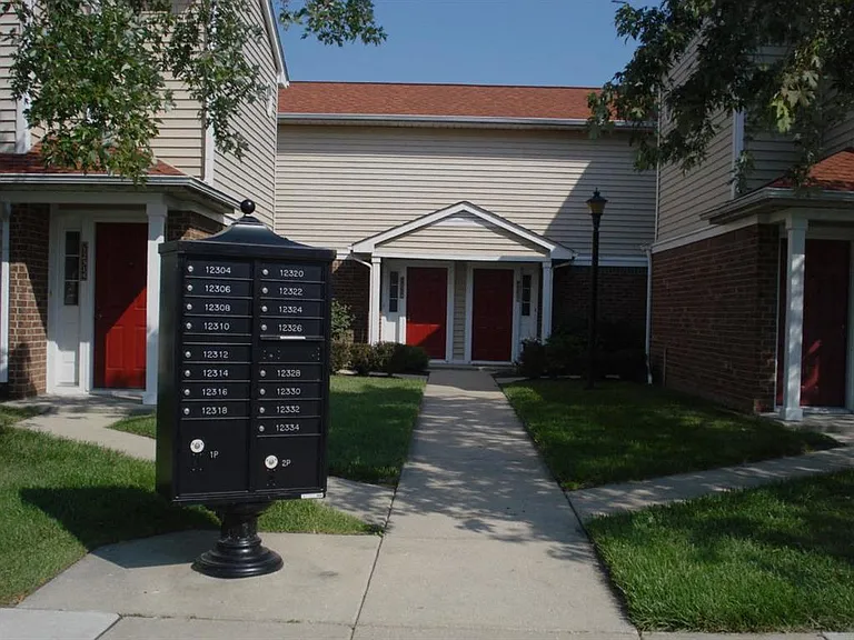 Sunlake Apartments — Photo 17