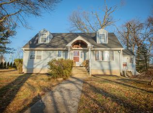 200 Bear Path Rd, Hamden, CT 06514