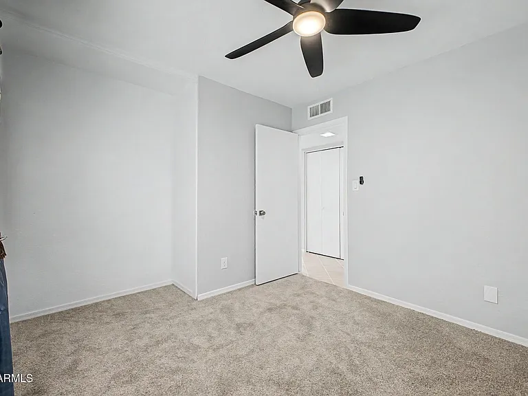 2457 W Redfield Rd — Photo 28